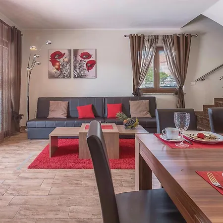 Pet Friendly In Betiga Barbariga